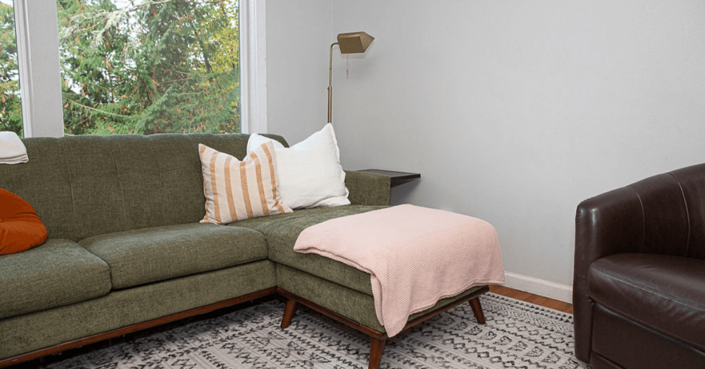 the difference between downsizing, decluttering and organizing explained, professional home organizer, Declutter Kitsap, Bremerton WA